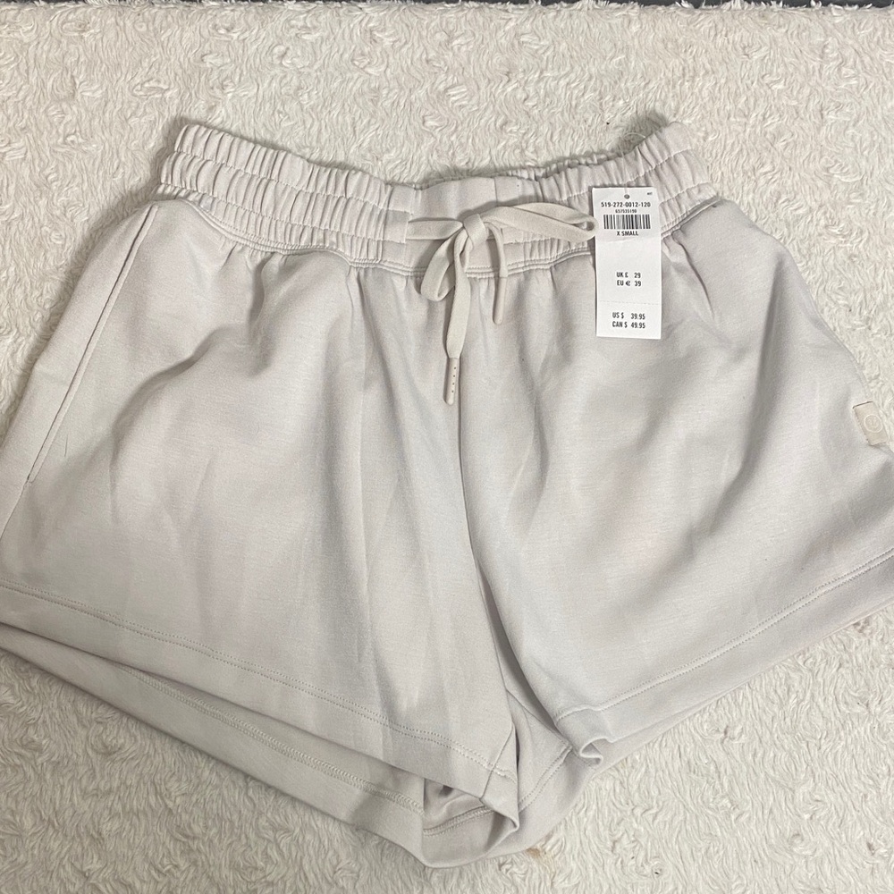 Gilly Hicks Cream Cooldown Shorts NWT